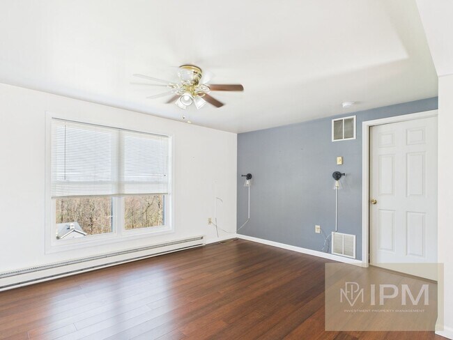 Foto del edificio - Bright Modern 3 Bedroom, 2 Bath Home in Eastern York Schools!