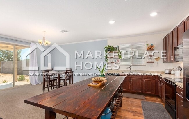 Building Photo - 5309 S 18th Pl