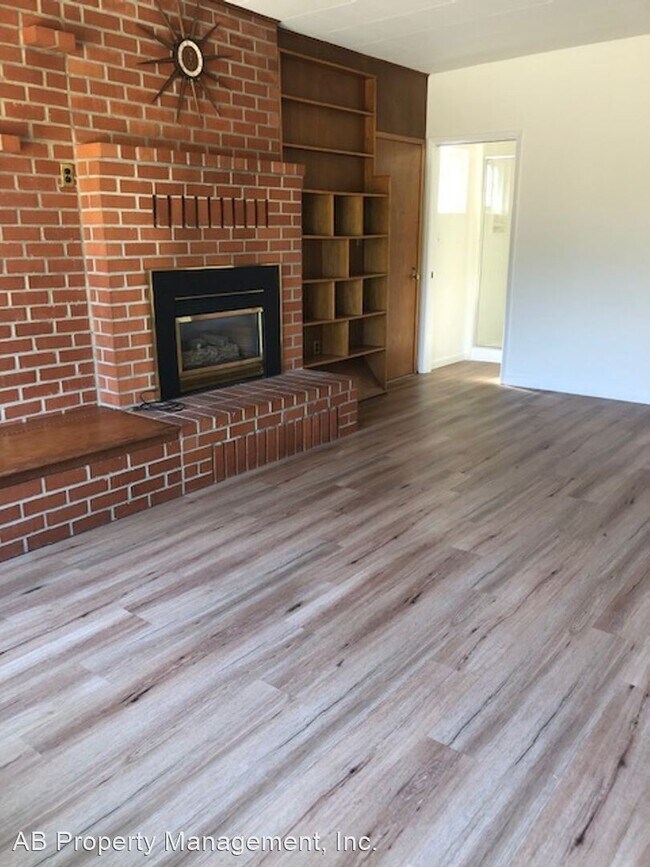 Foto del edificio - 3 br, 2 bath House - 3850 Dartmouth Way