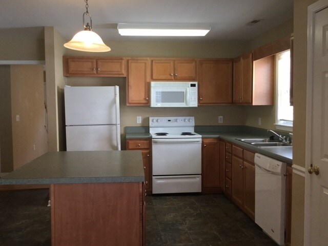 Foto del edificio - 6076 Birkdale Dr