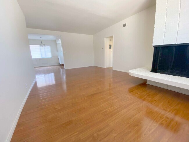 Foto del edificio - 5631 W Jefferson Blvd