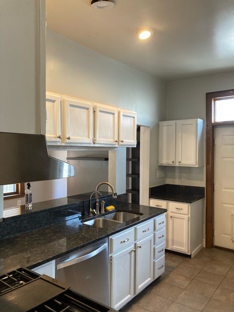 Building Photo - 229 Collins Ave