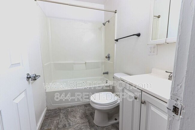 Foto del edificio - 1621 Rheinhardt Ave