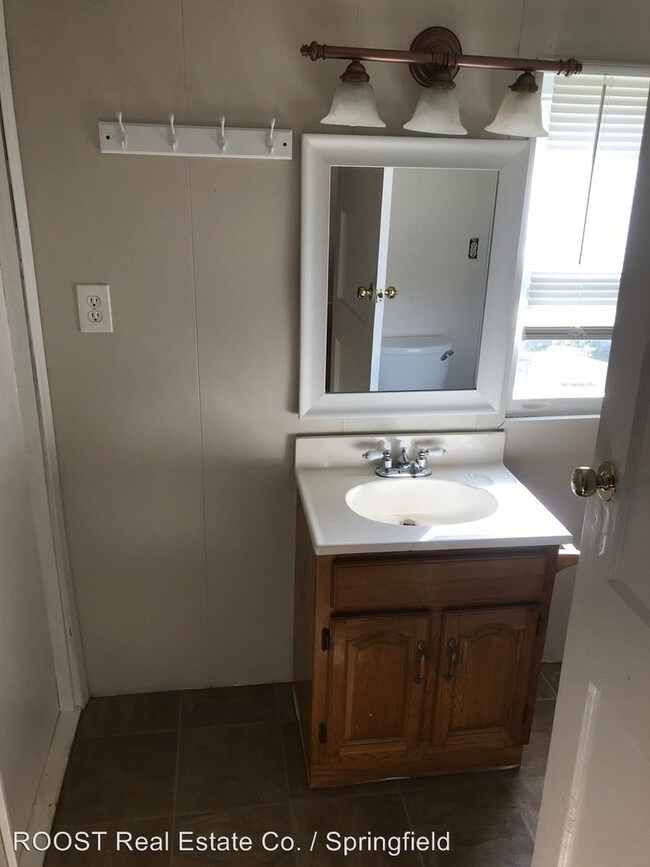 Building Photo - 2 br, 1 bath House - 2741 Delaware Avenue