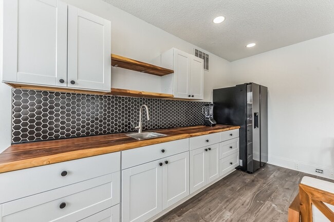 Building Photo - Vivo Living Charlotte (Tryon)