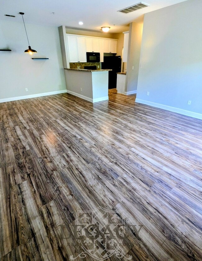 Building Photo - 8211 Lenox Creekside Dr