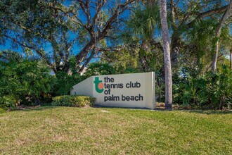 Building Photo - 2828 Tennis Club Dr