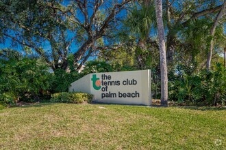 Building Photo - 2828 Tennis Club Dr