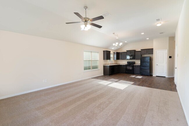 Building Photo - Charming Fort Worth Retreat: 3BR/2BA Singl...