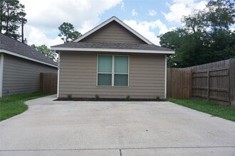 Building Photo - 9582 Darkwood St