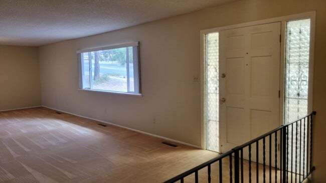 Photo - 4 Bed 2.5 Bath with A/C - Available Now! House