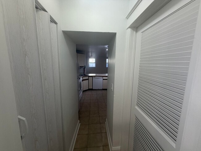 Foto del edificio - 308 Hudson Ave