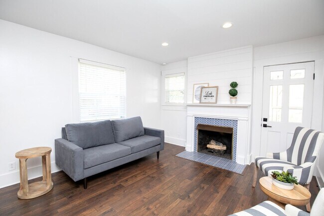 Building Photo - East Nashville 4BR 3BA cottage with beauti...