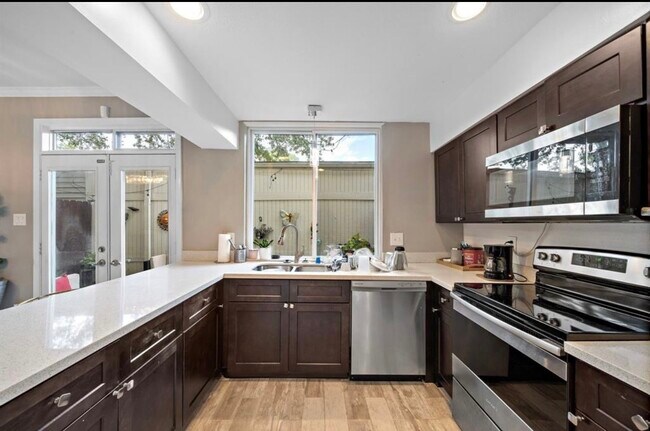 Foto del edificio - 15167 Kimberley Ct