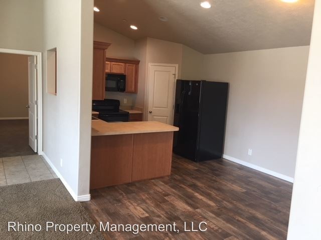 Foto del edificio - 1019 Village River Ln