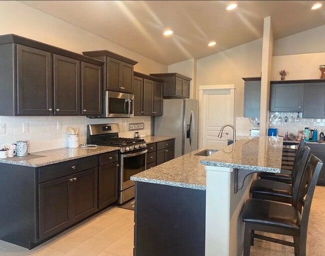 Building Photo - 3568 N Eleanor Way