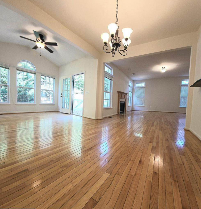 Building Photo - 8811 Carpenters Hall Dr