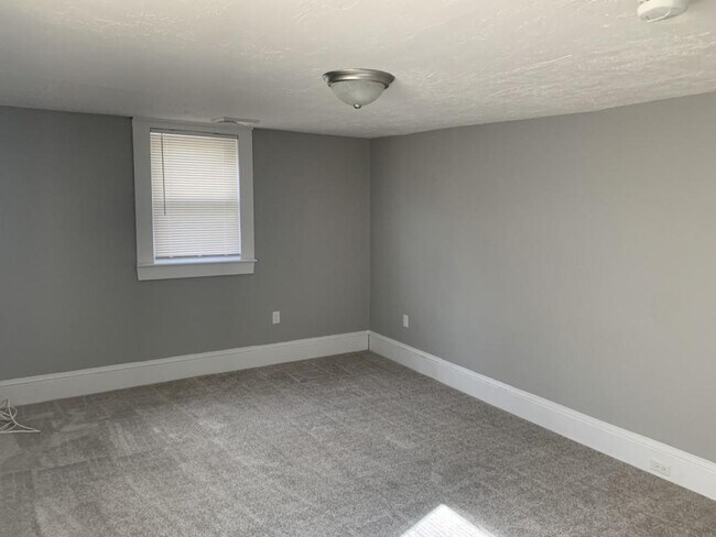 Building Photo - 2 Marvin Ave Unit 2