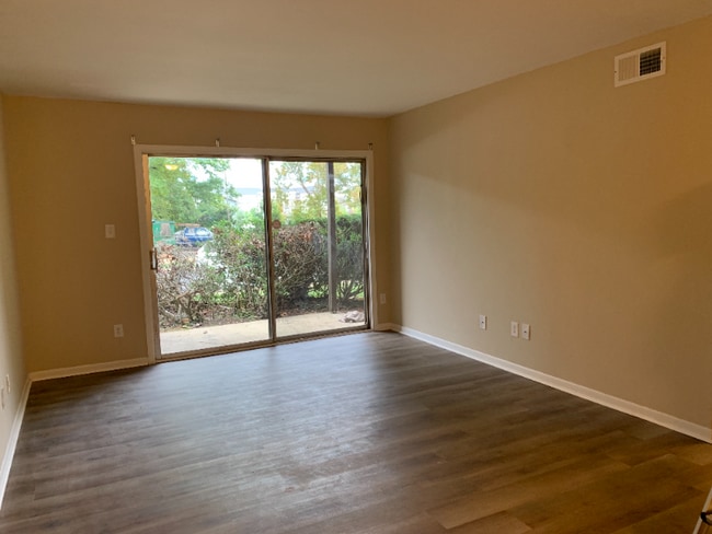 Building Photo - 201 Orchard Trace Ln