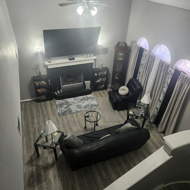 Foto del edificio - 1447 N Boston Ave