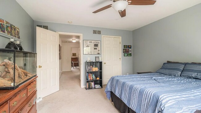 Foto del edificio - 50145 Tottenham Ct