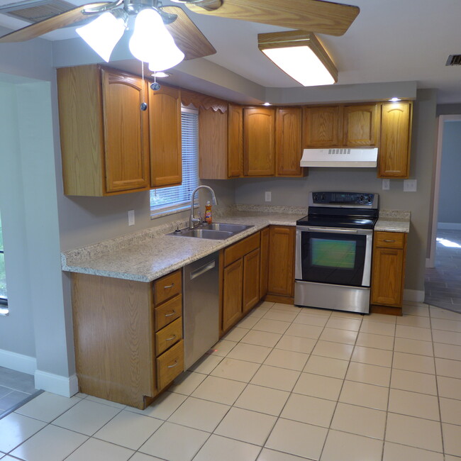 Foto del edificio - 26412 Rolling Acres Dr
