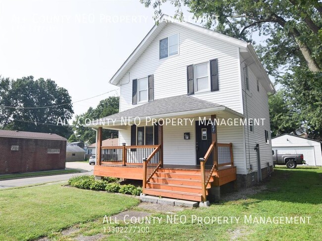 Building Photo - 847 Sackett Ave