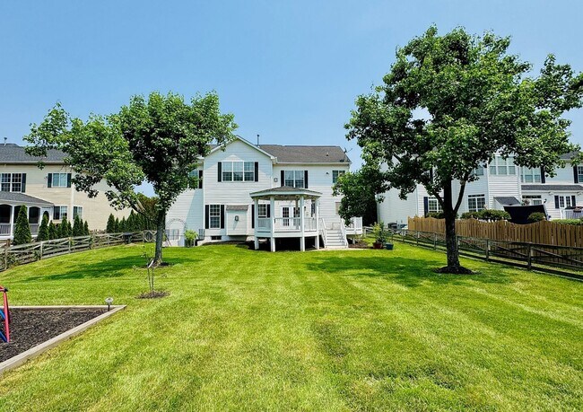 Foto del edificio - Spacious 5BR House in Haymarket, VA