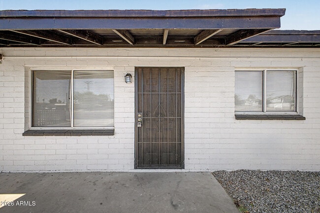 Building Photo - 3143 W Glendale Ave