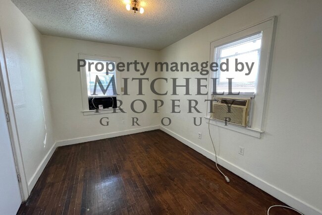 Foto del edificio - Cozy 1 bedroom 1 bath duplex with plenty of space!