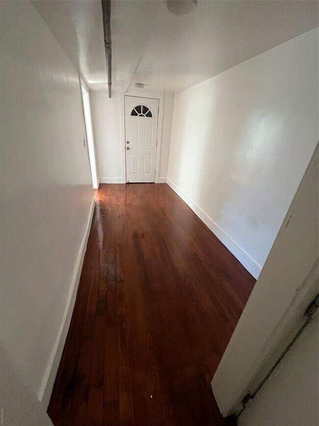Foto del edificio - 1133 E 224th St
