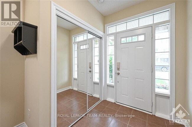 Building Photo - 2042 Madrid Ave