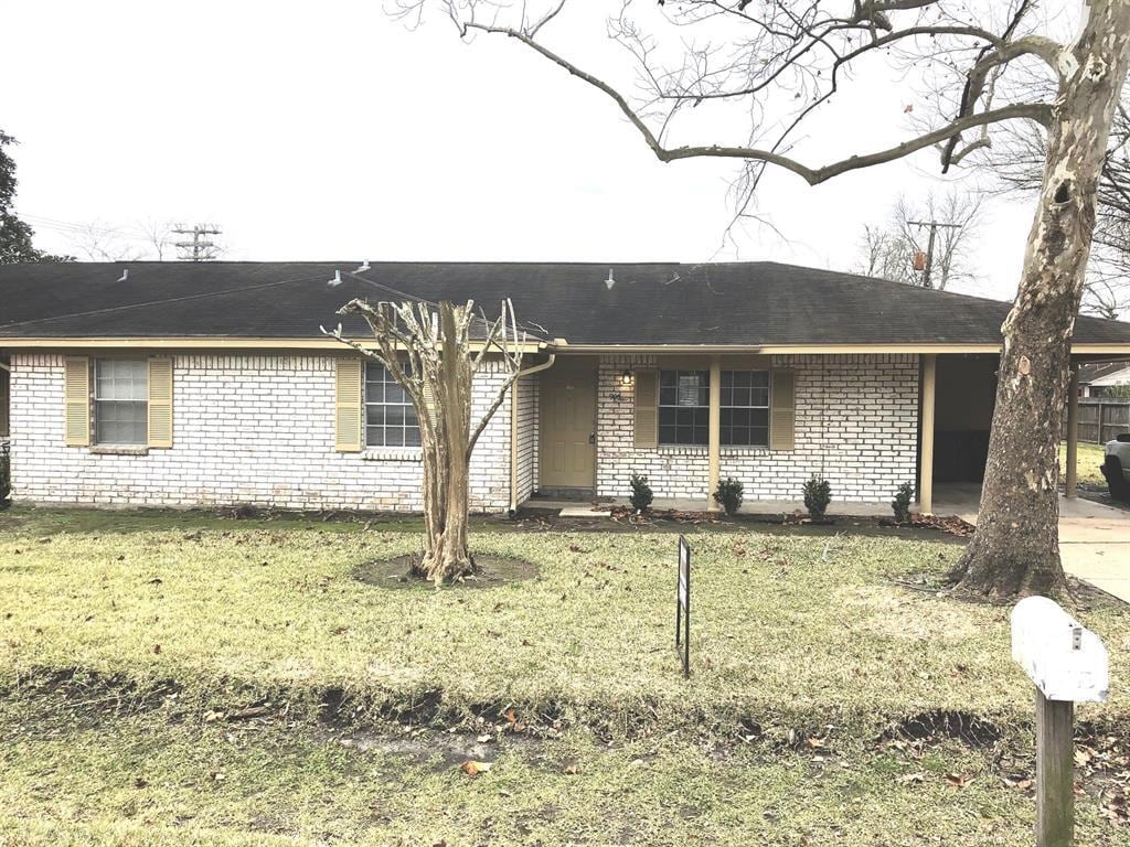 Primary Photo - 905 Iwo St