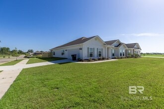Building Photo - 501 Huller Ave