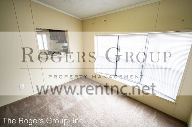 Foto del edificio - 3 br, 2 bath House - 379 Foster Rd
