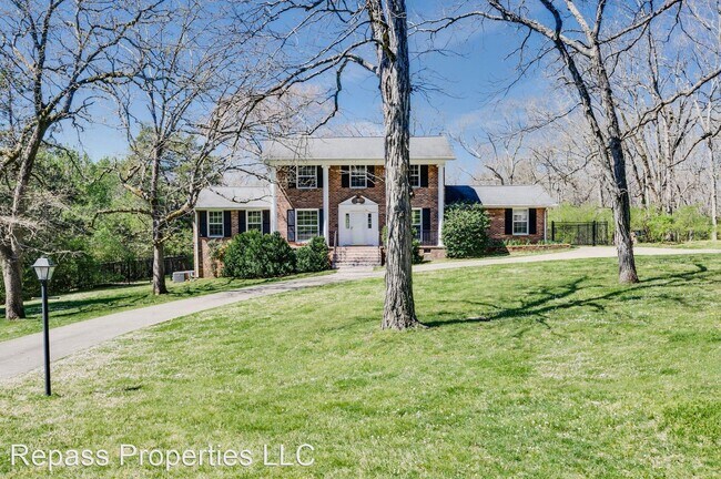Foto del edificio - 4 br, 3 bath House - 795 Greeley Dr