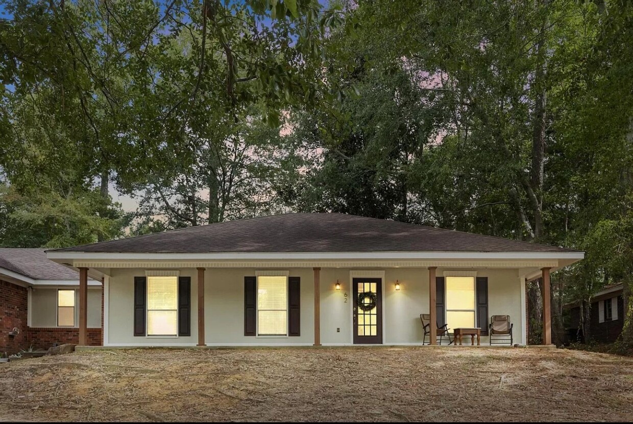 Primary Photo - 3 Bedroom Single Family Home off 40th Ave.