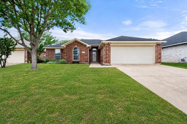 Building Photo - 5021 Bayberry Dr