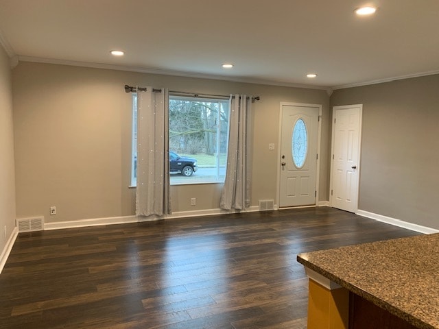 Living Room - 204 Juniper St