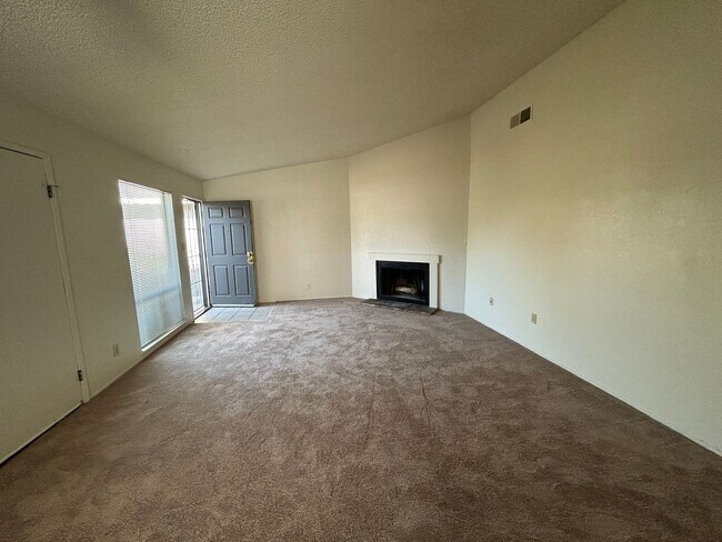 Foto del edificio - Cozy 3 Bedroom Duplex