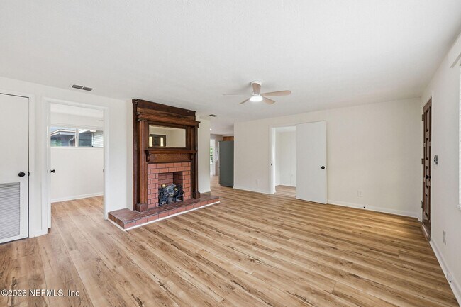 Building Photo - 388 Arora Blvd