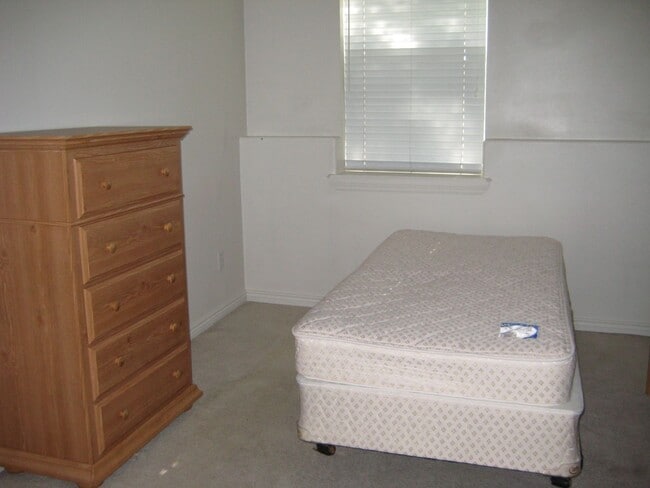 Building Photo - 147