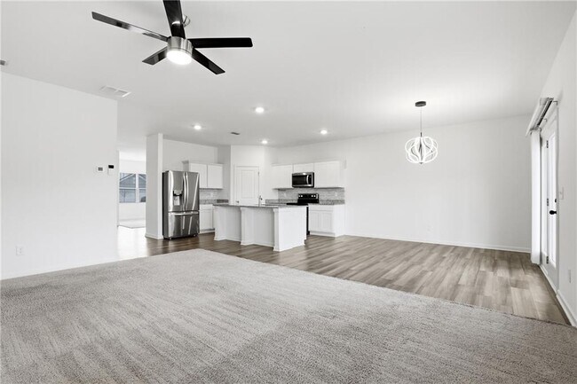 Building Photo - 395 Knightsbridge Ln
