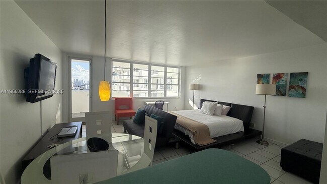 Foto del edificio - 100 Lincoln Rd