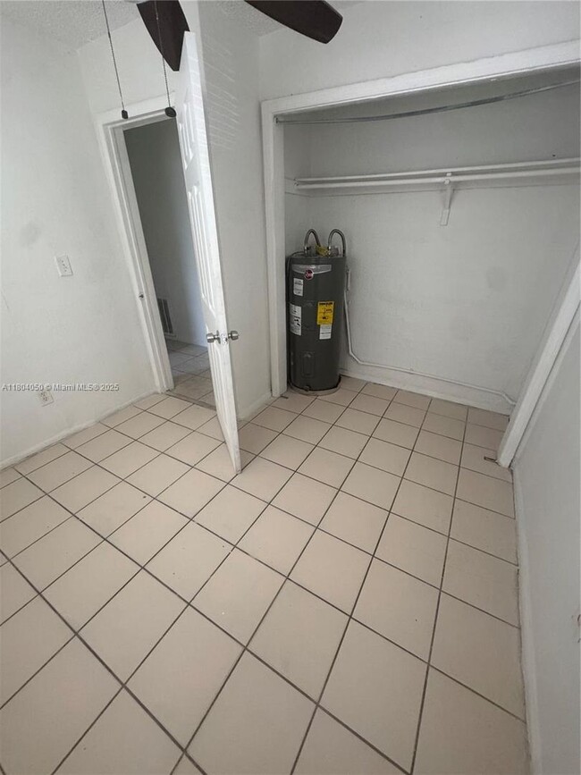 Foto del edificio - 2856 NW 14th St