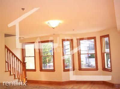 Foto del edificio - 4 br, 2 bath House - 102A Allston St