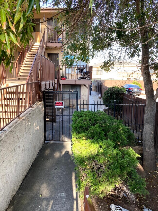 Foto del edificio - 4225 Estrella Ave