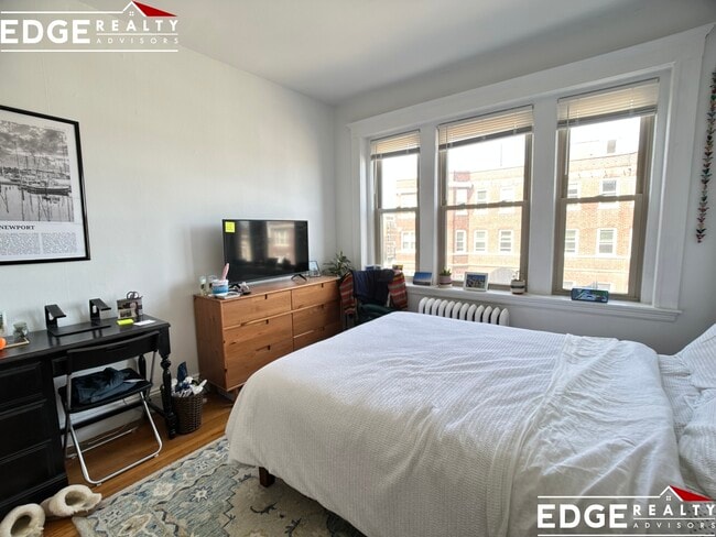 Foto del edificio - 120 Brainerd Rd