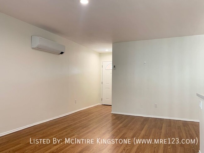 Building Photo - Newly Remodeled One Bedroom Apartment in P...