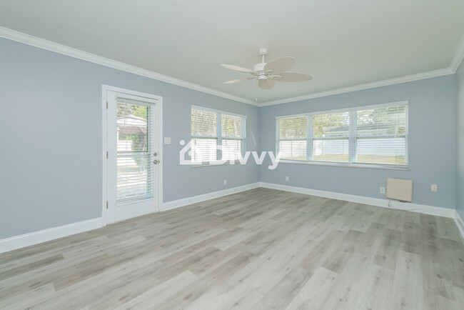 Building Photo - 320 Bahamas Ave, Temple Terrace, FL 33617
